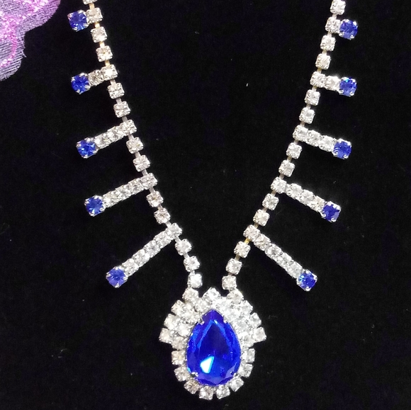 A Royal Blue and Crystal Necklace silver hardware, pre-owned - Picture 15 of 16